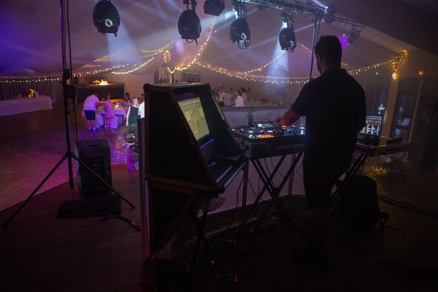 DJ professionnel avec expérience club